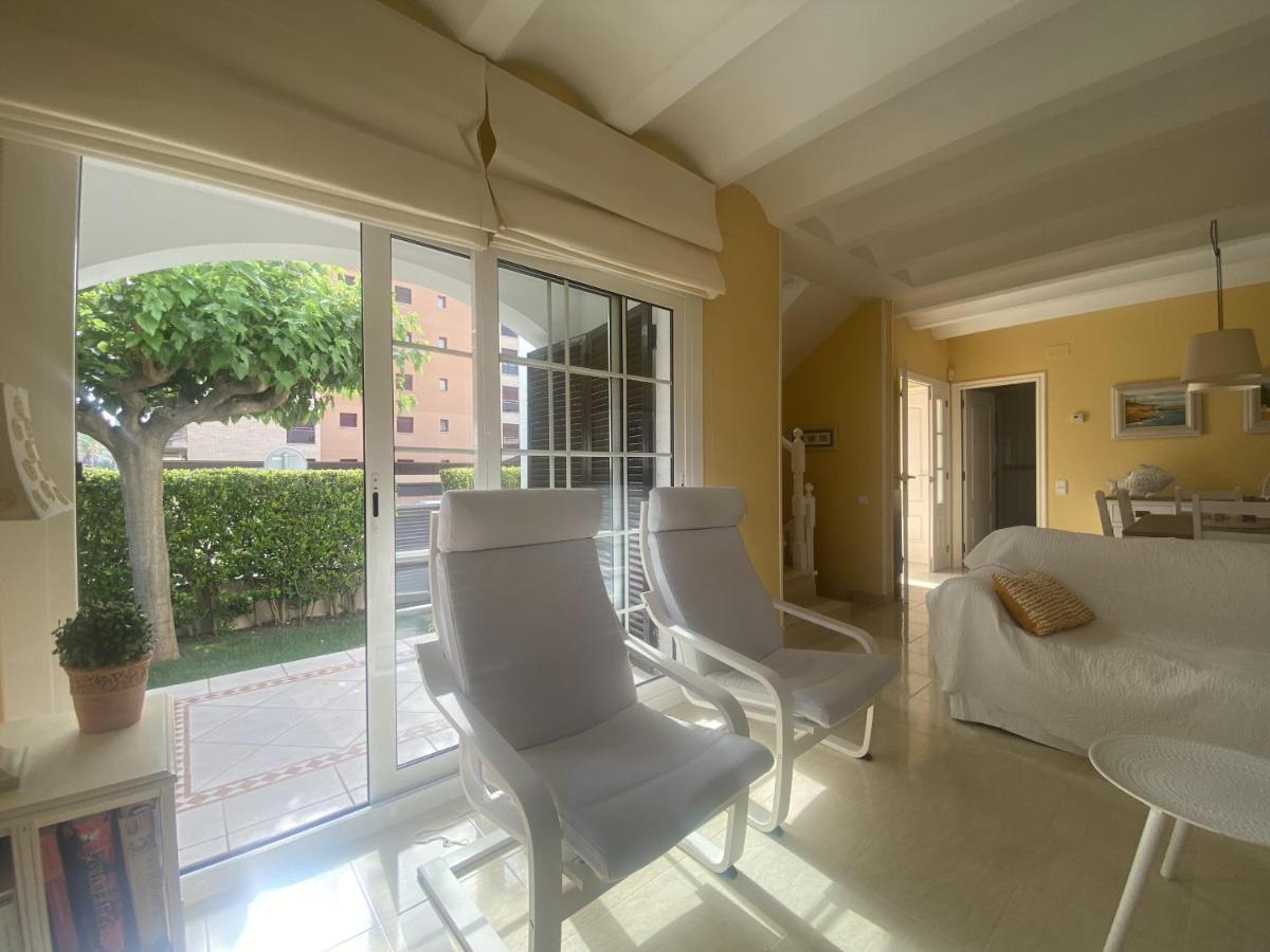 R17 Casa MERCÉ RODOREDA Calafell Exterior foto