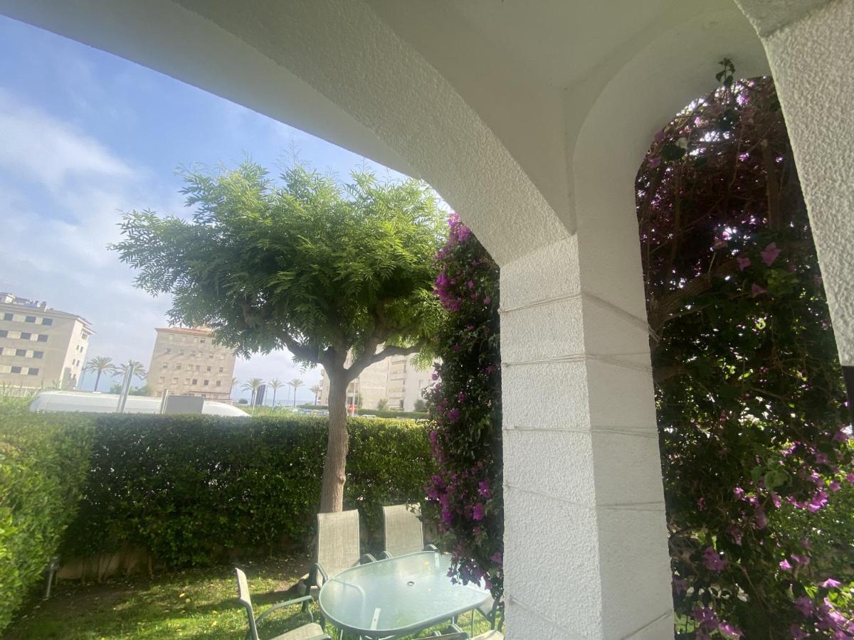 R17 Casa MERCÉ RODOREDA Calafell Exterior foto